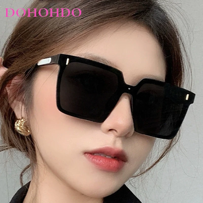

Vintage Square Rivets Women Sunglasses Fashion Brand Design Big Frame Sunglass Men Driving Travel Eyewear Unisex Lentes UV400
