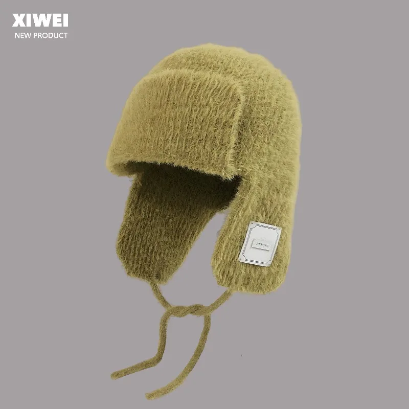 Flauschige, gestrickte Wintermützen für Damen, weiche Plüschmützen mit Ohrenklappen und Etikett, winddichte, warme Mützen mit Kordel zum Binden, ideal für Schnee und Outdoor-Aktivitäten. – Detail 2