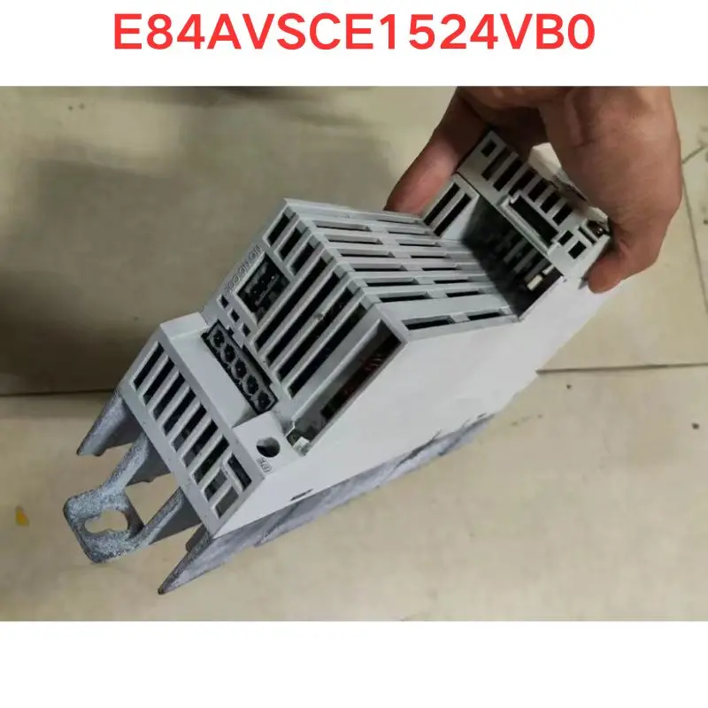 Used E84AVSCE1524VB0 Frequency converters 1.5KW Dismantling the real shot Functional test OK