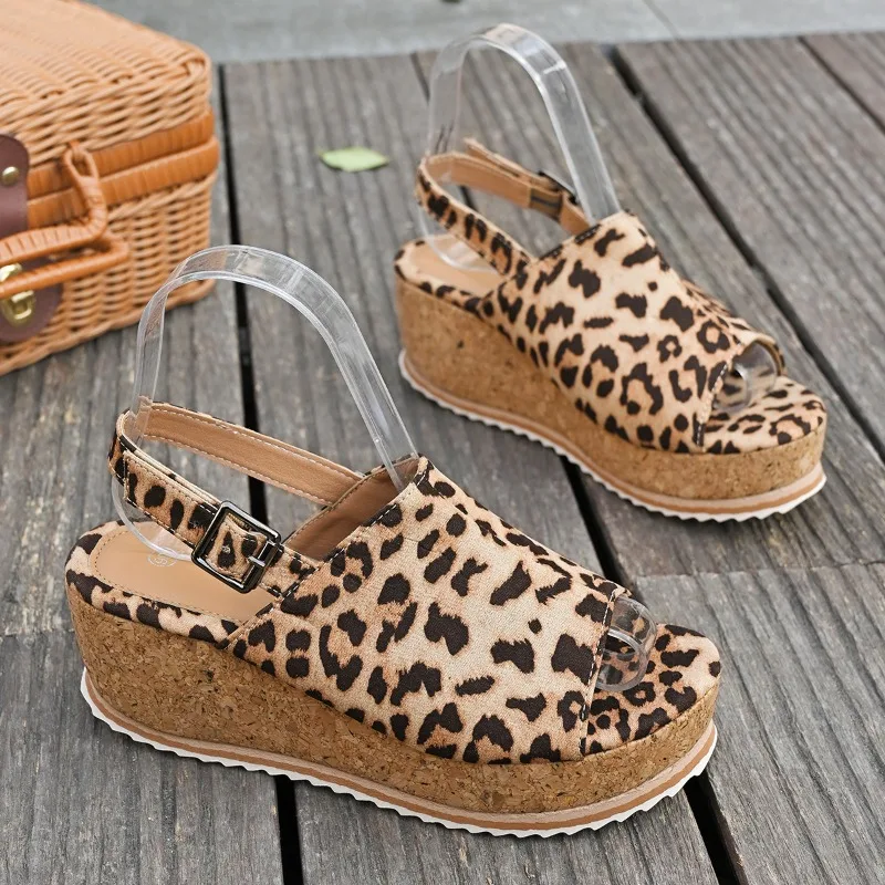 Sepatu Wanita 2025 Sandal Wanita Ujung Terbuka Baru Sandal Kasual Sepatu Wedges Macan Tutul Fashion Musim Panas Wanita Sandal Platform Wanita