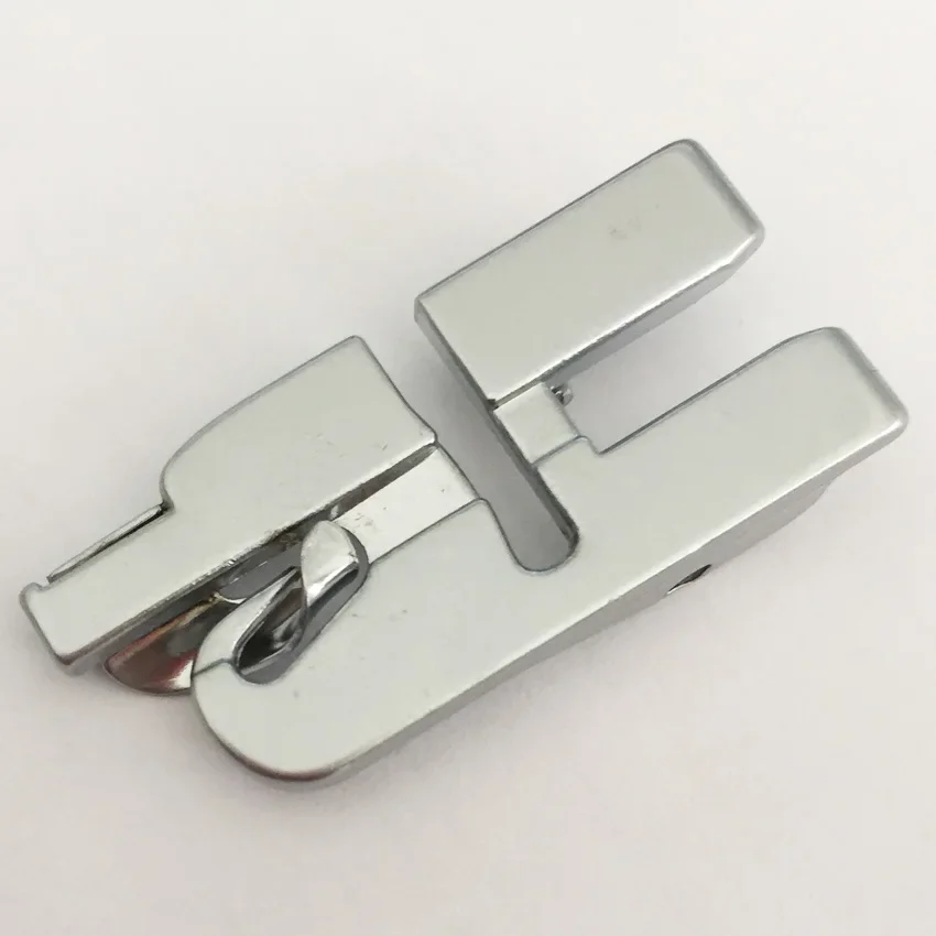 Pfaff 좁은 롤 밑단 발, 3mm 820249096 98-694873-00