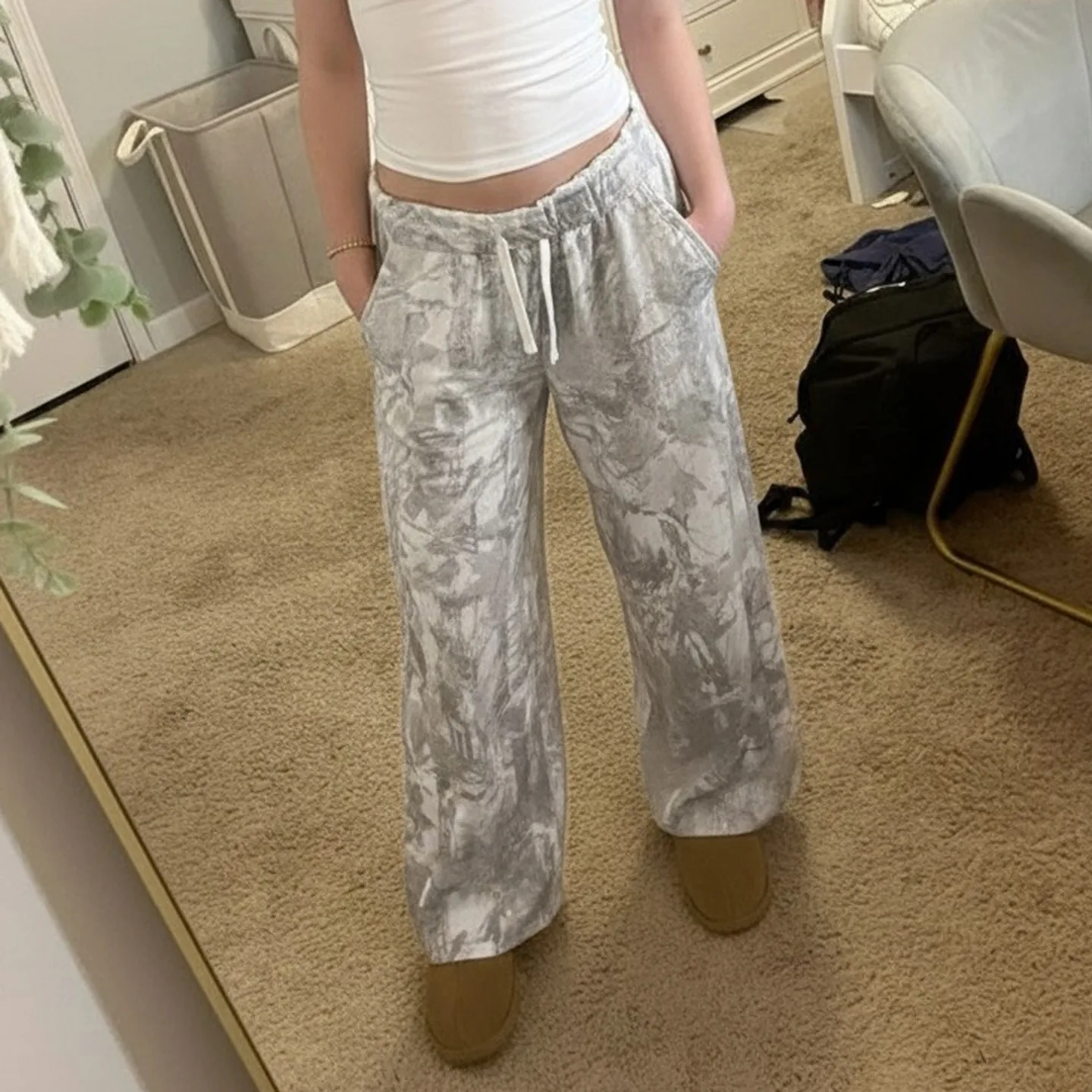 Spodnie w stylu europejskim i amerykańskim, z nadrukiem kamuflażu, elastycznym sznurkiem w pasie, modne spodnie codzienne w stylu joker.