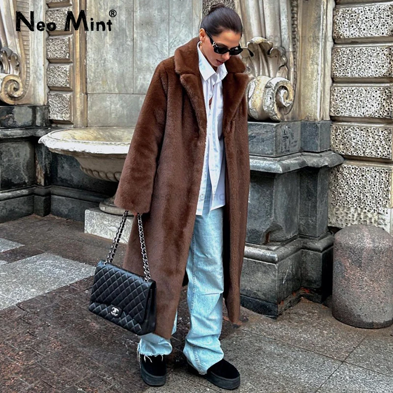 Neo Mint 2024 Winter Luxe Faux Nertsen Bontjas Vrouwen Iconische Merk Lange Bovenkleding Jas Kristal Haken Street Style Warme overjas