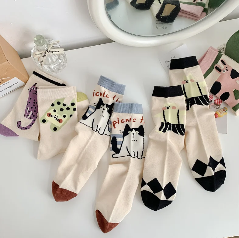 جديد جوارب قطنية الخريف الشتاء لطيف Kawaii Harajuku الشارع الكرتون القط منتصف أنبوب تنفس امتصاص العرق الرياضة طالب جورب