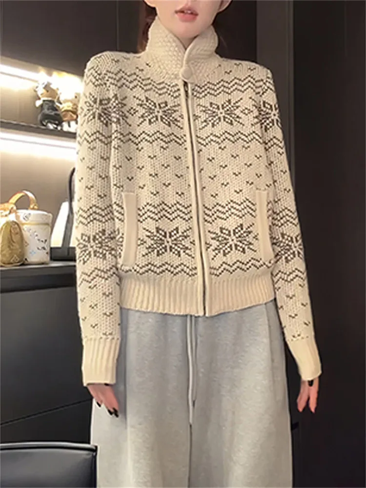 

Вязаный свитер женский с мягкой цветочной вышивкой, отложным воротником, модный, весенний, новый, уникальный топ для повседневной носки, с длинными рукавами