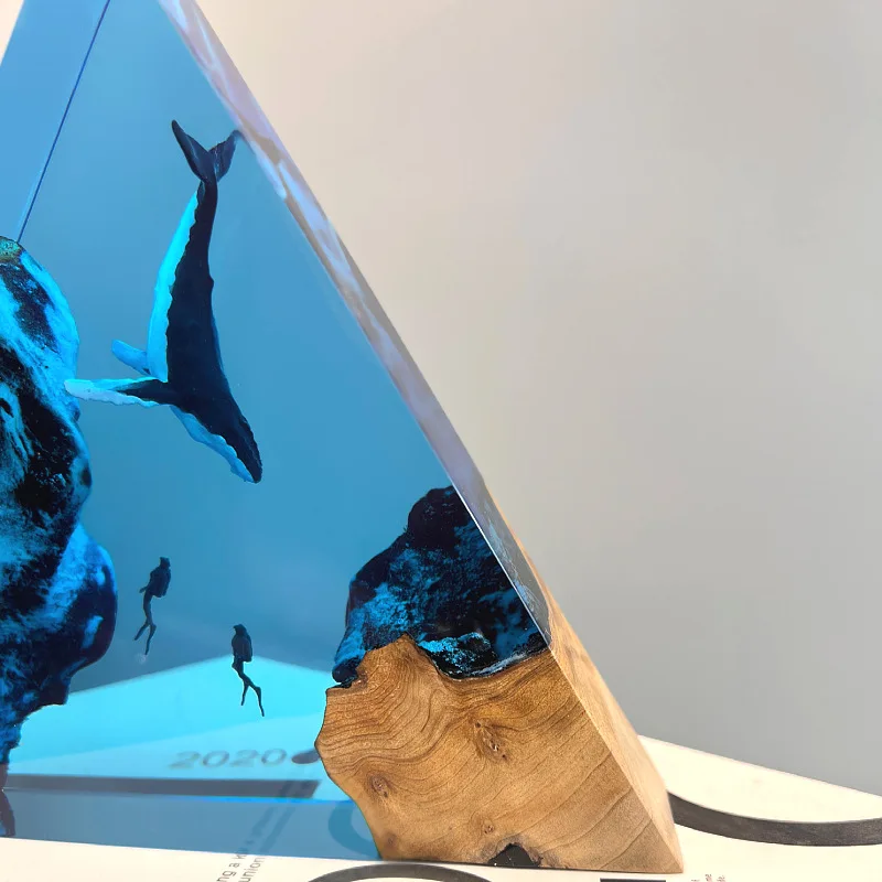 Cave Whale Diver Tabletop Ornament Marine Art Crafts Solid Wood Resin Lamp Birthday Gift Jewelry