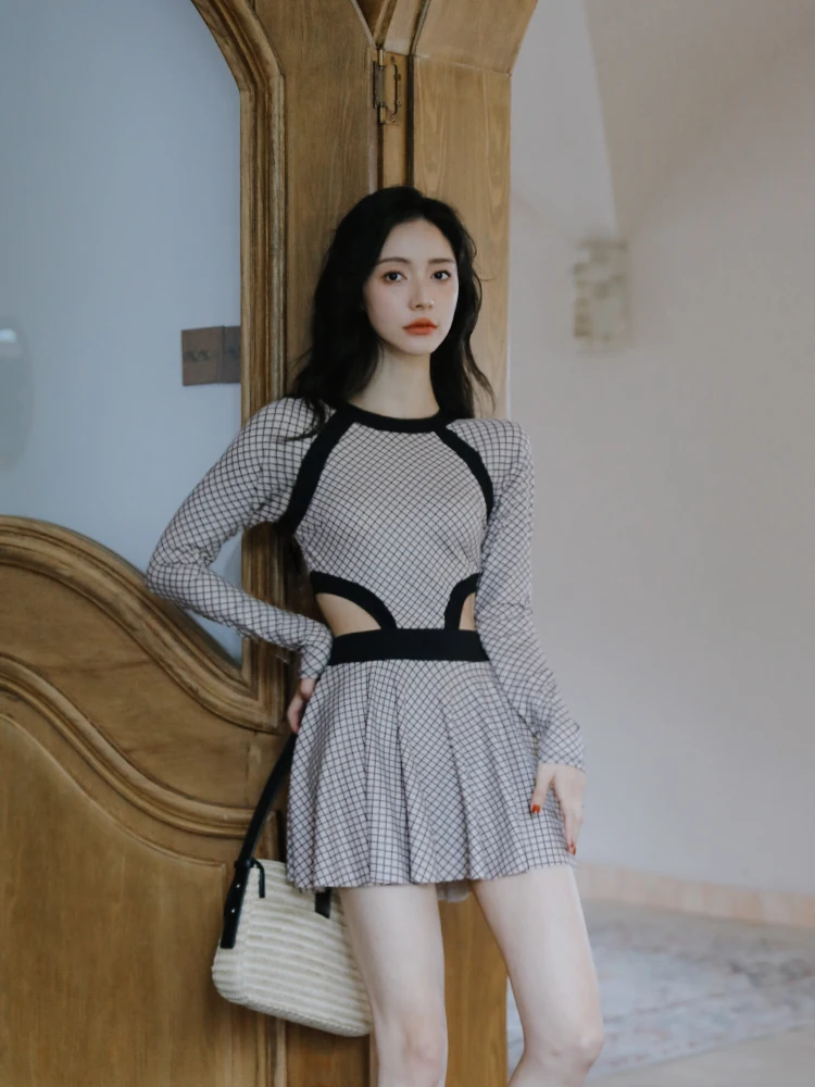 

Sun Protection Long Sleeve Swimsuit Casual Style Beach Swimwear Women's Fixed Chest Pad round Neck Triangular Swimsuit