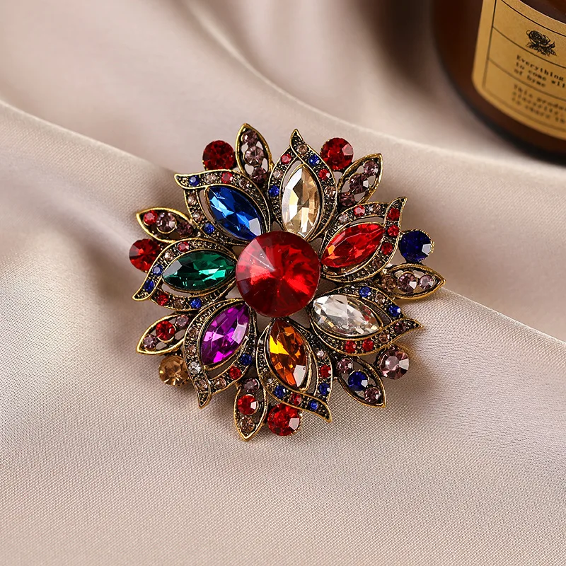 Anmutige Luxus-Kristall-Broschen mit runden Blüten für Damen, trendige Zirkon-Anstecknadeln, Schmuck für Party, Büro, Anzug, Dekoration, Festivalgeschenk – Detail 15