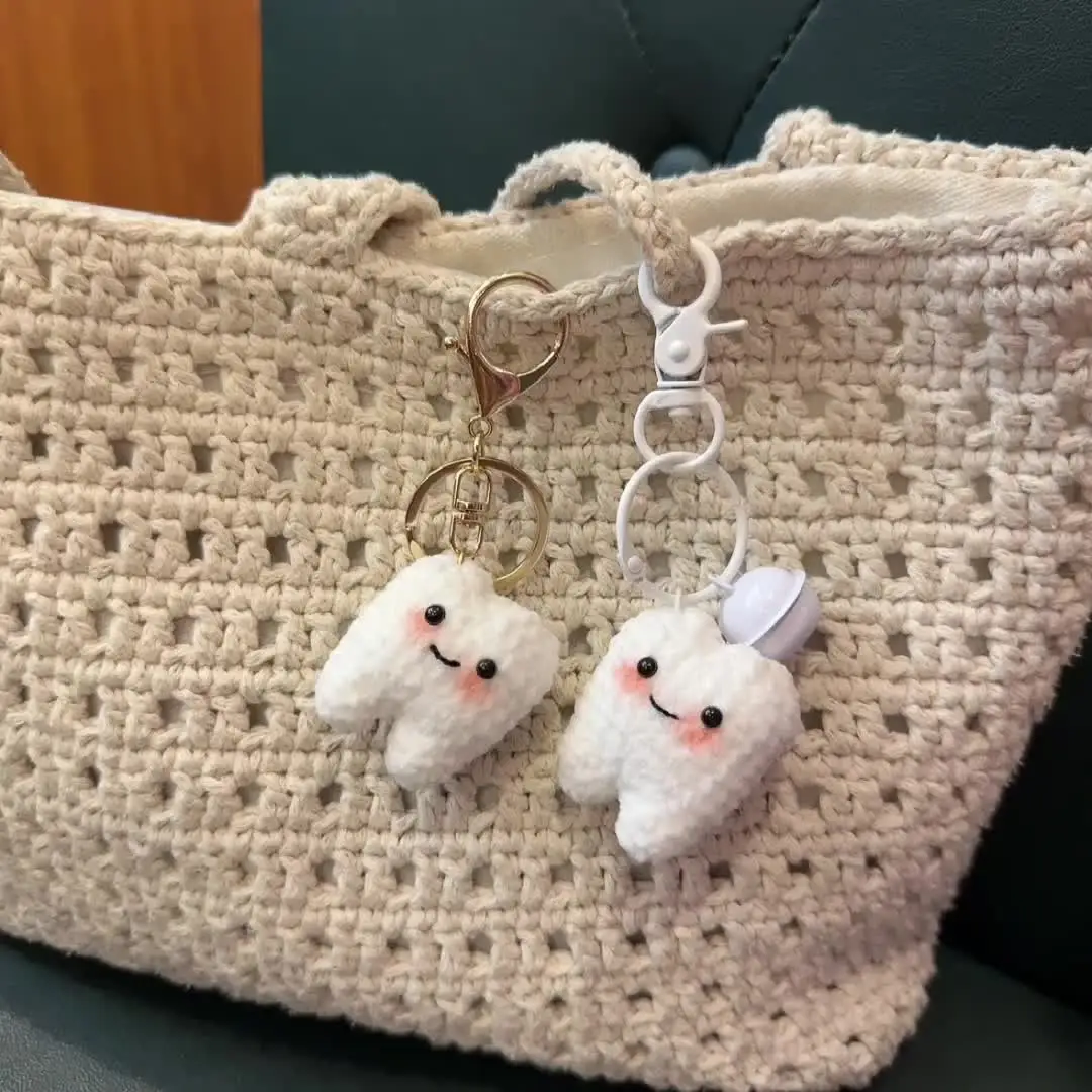 Smiling Tooth Crochet Keychain – 4cm Handmade Charm