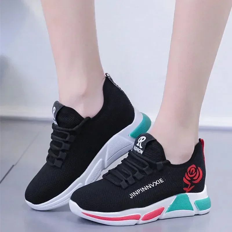 Women\'s casual sports shoes, fashionable shoes, versatile small white shoes, fashionable light shoes, street running