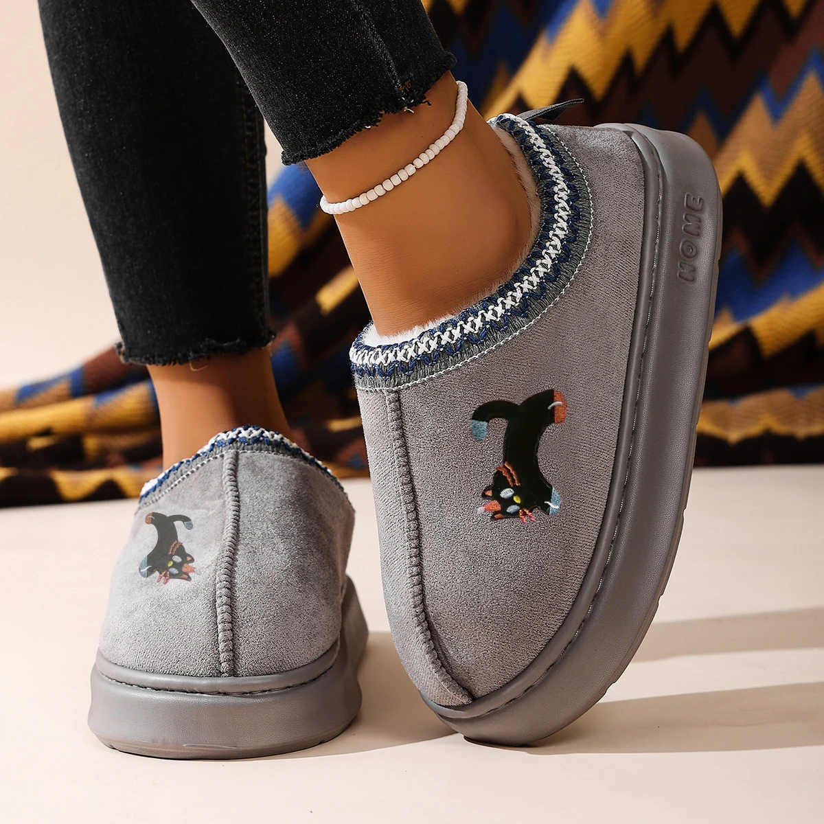 Zapatillas de mujer con estilo étnico, medio paquete, suela gruesa, antideslizantes, ligeras, cálidas, súper gruesas, adecuadas para uso doméstico de parejas