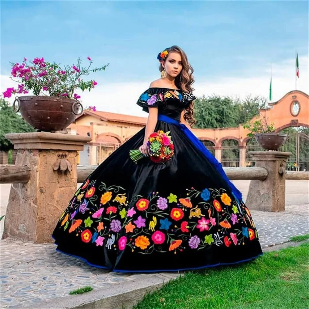 Черное платье Charro Quinceanera, бальное платье с открытыми плечами, пышное мексиканское сладкое платье 16, 15 Anos по индивидуальному заказу