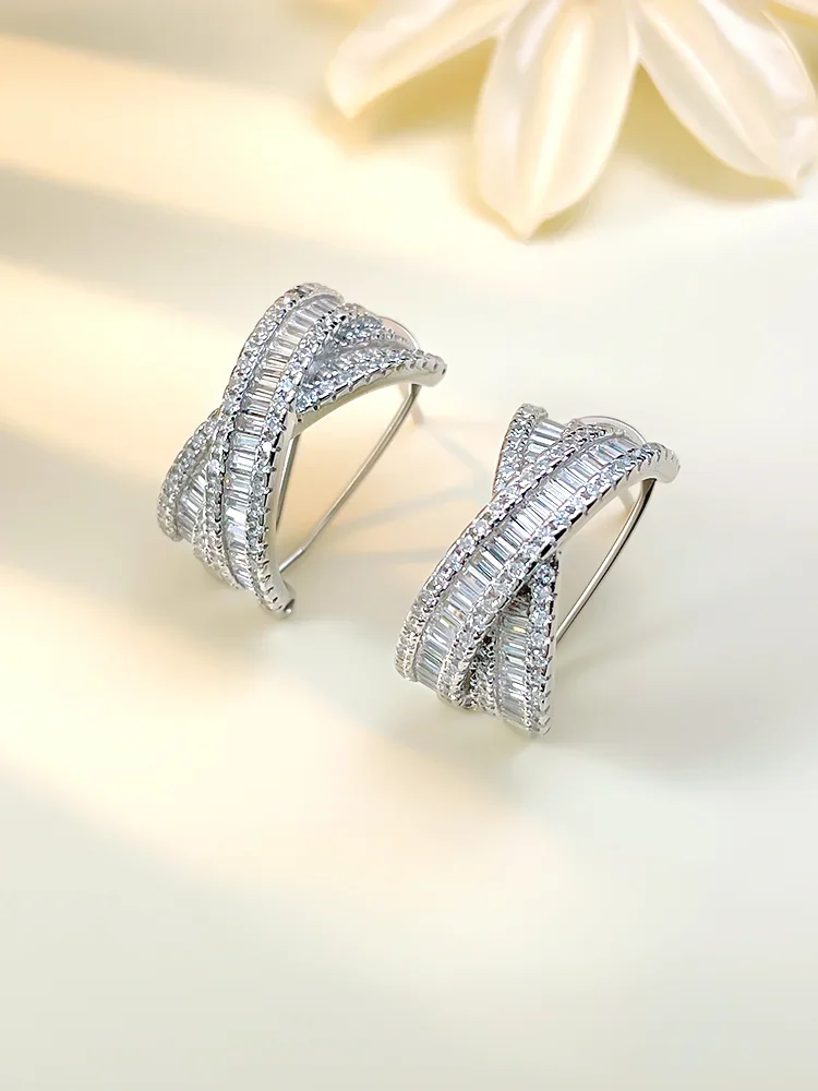 

Fashionable, luxurious, versatile, and simple 925 sterling silver personalized ear studs with high carbon diamonds inlaid