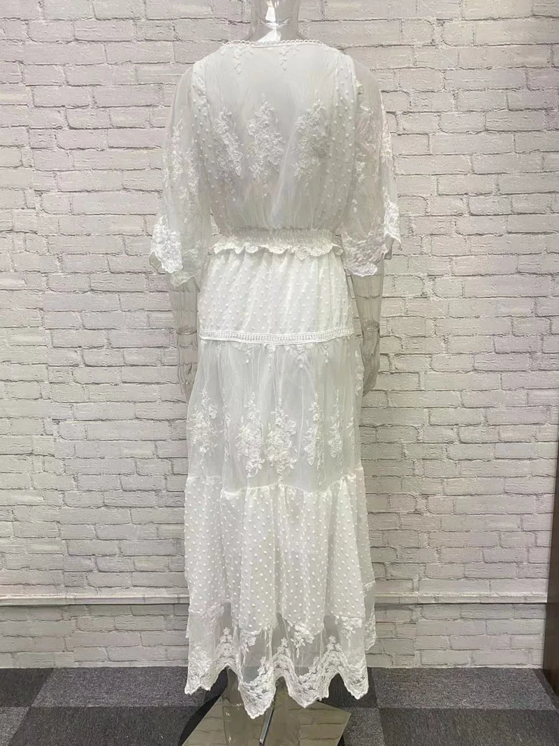 Drążą białe letnie kobiety długa koronka sukienka krzyż pół-sheer Plunge dekolt z krótkim rękawem plaża Maxi sukienka Femme Vestidos