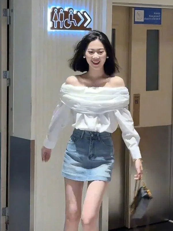 

White oulder Bared Long Sve irt Women's Spring Summer New Sle Sweet Sle Diagonal Collar Faionable And Cute Top