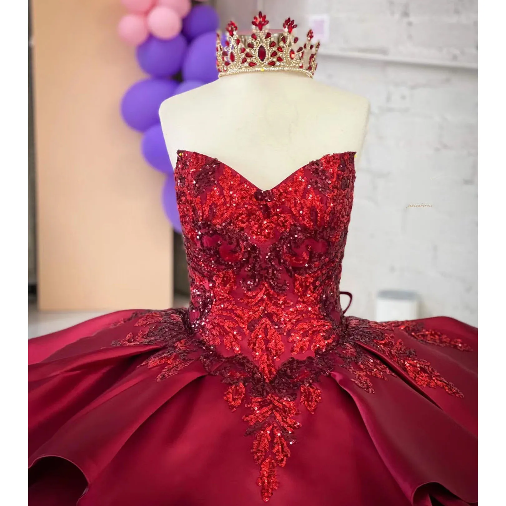 New Red Quinceanera Dresses For Sweet 16 Girl Satin Sequined Appliques Princess Ball Gowns Birthday Prom Dress Customized