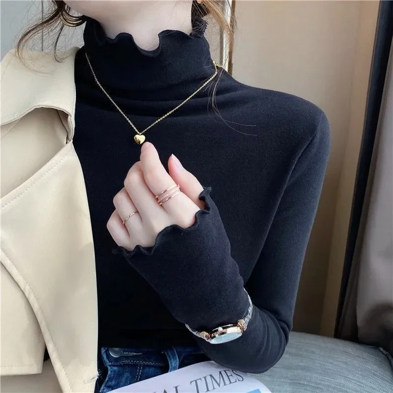 Thumbnail 4 - #21 Trending Womens Plus Size Tops Right Now