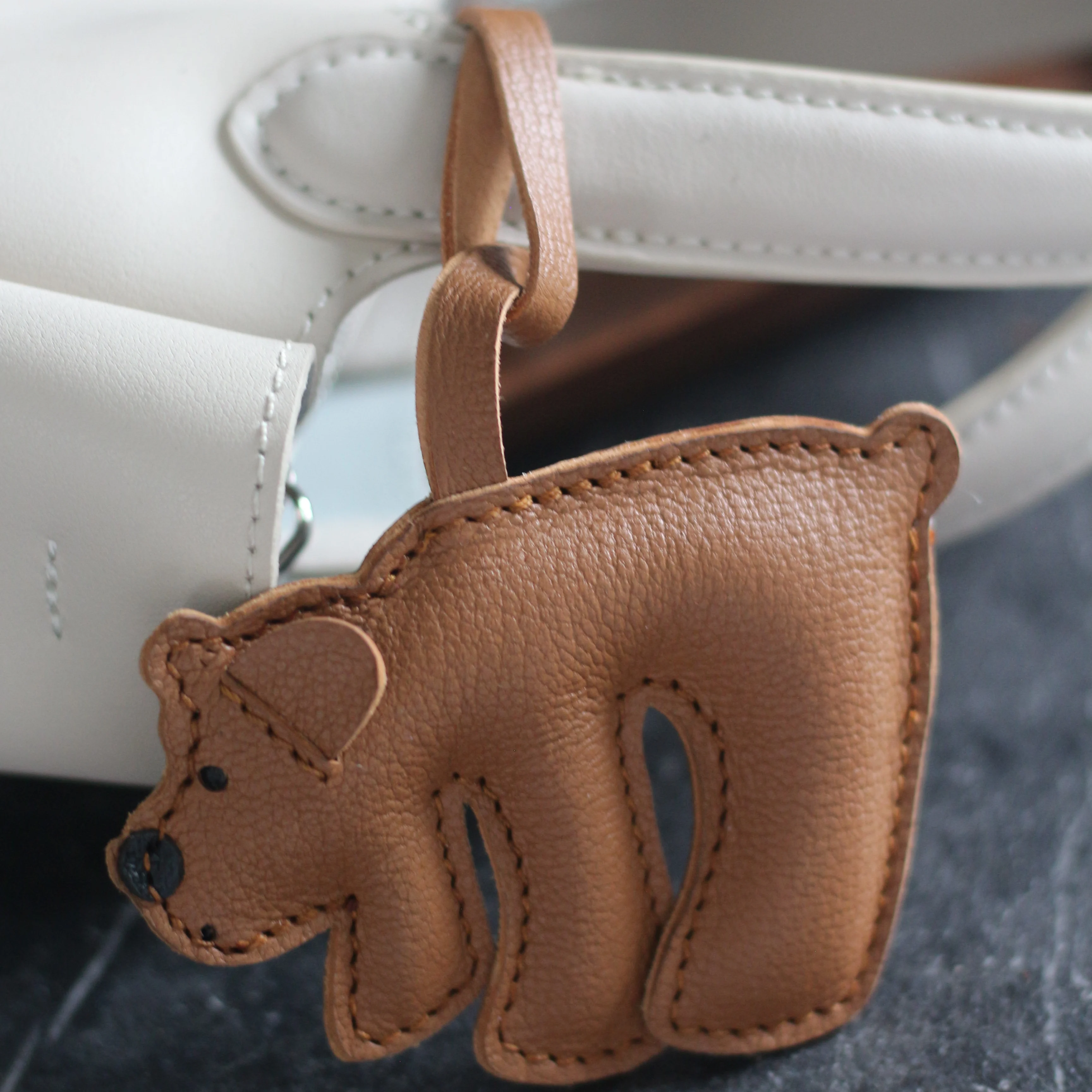 Small bear boutique bag accessory decoration pendant small ornament doll car keychain decoration handmade leather
