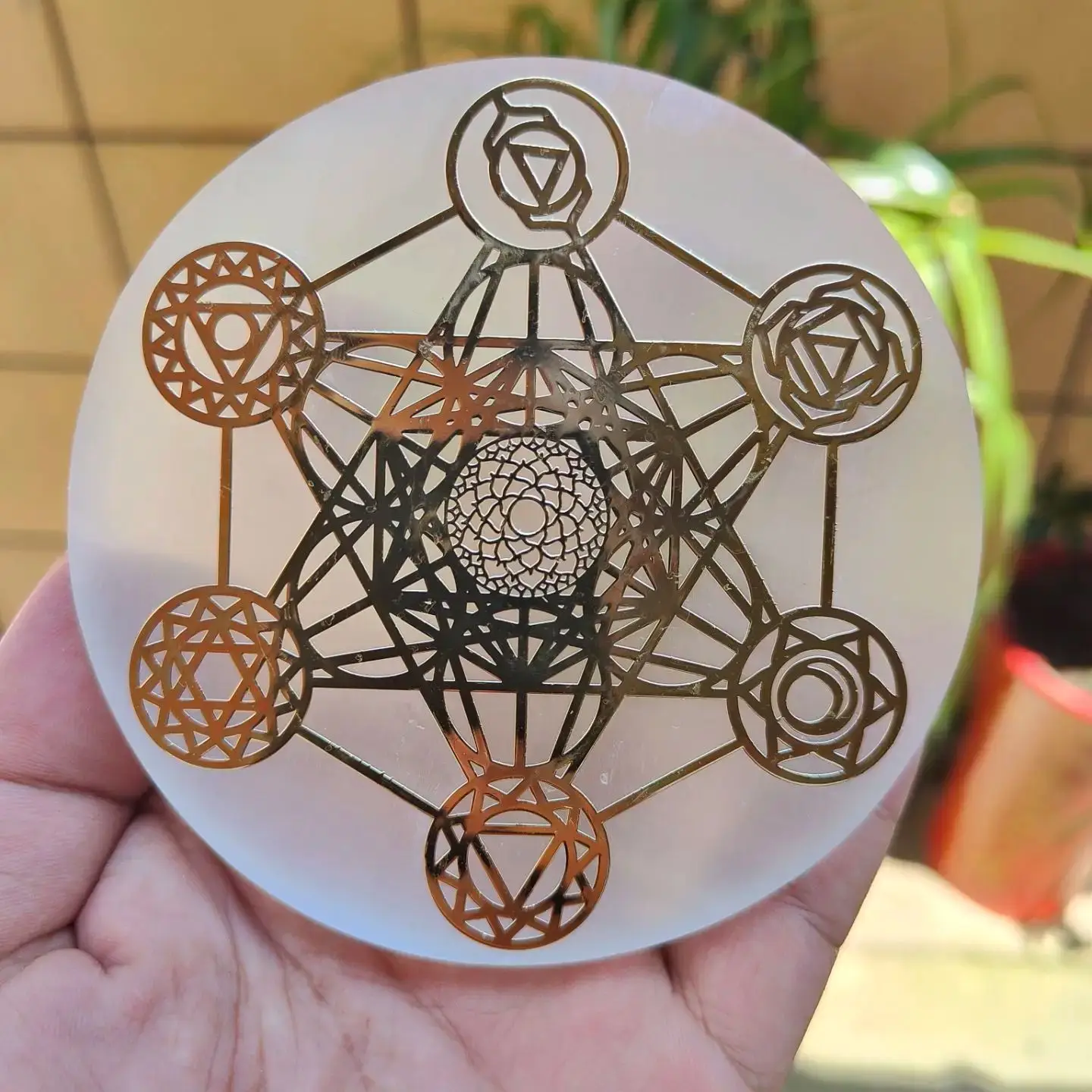 10cm Natural Crystal Selenite Slice Slab White Gypsum 7 Chakra Round Charging Plate For Cleansing Yoga Meditation Fengshui 1pcs