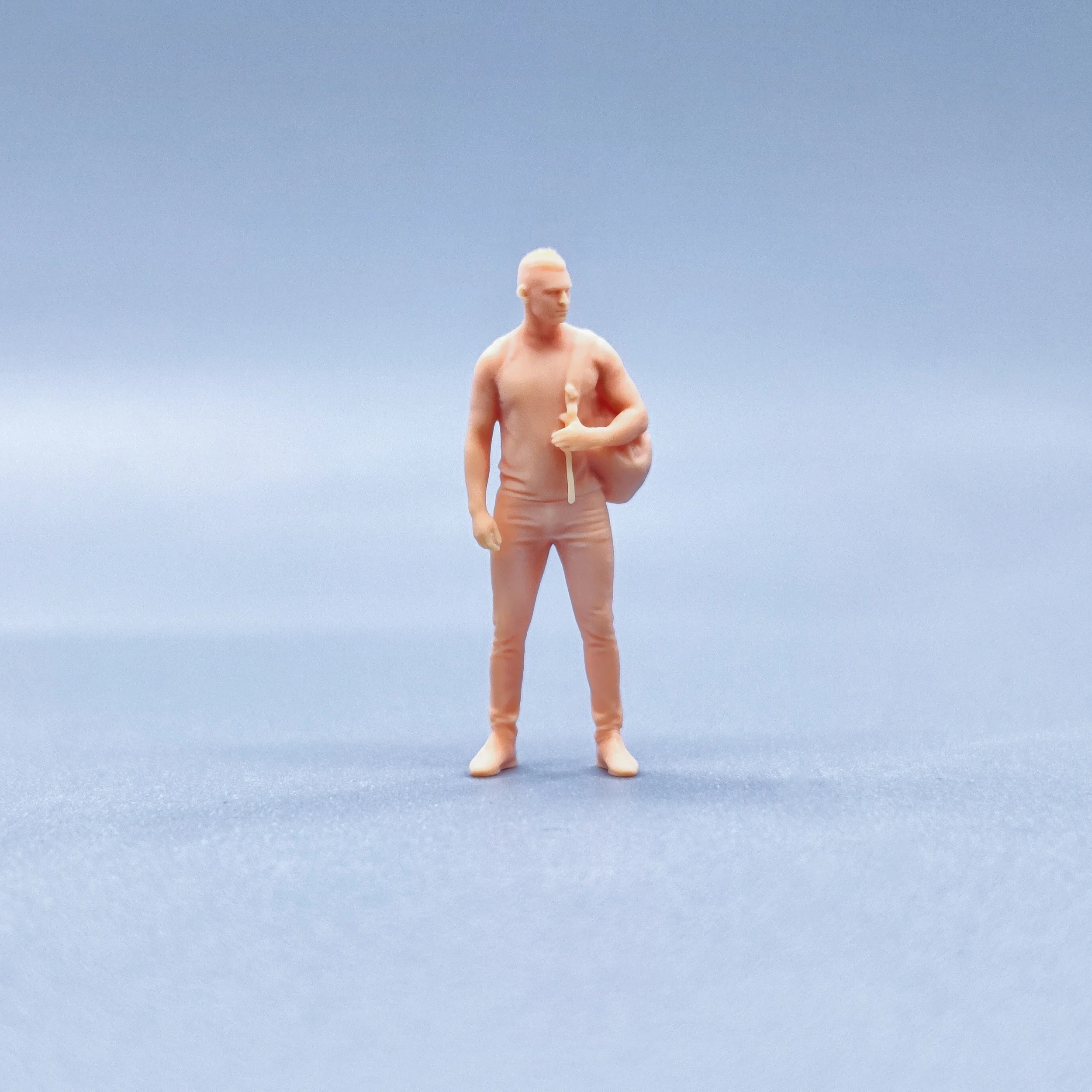 1/64 1/50 1/43  Figurines Scale Model Resin  Backpack Sturdy Short Haired Man Uncolored Miniatures Diorama Hand-painted V824