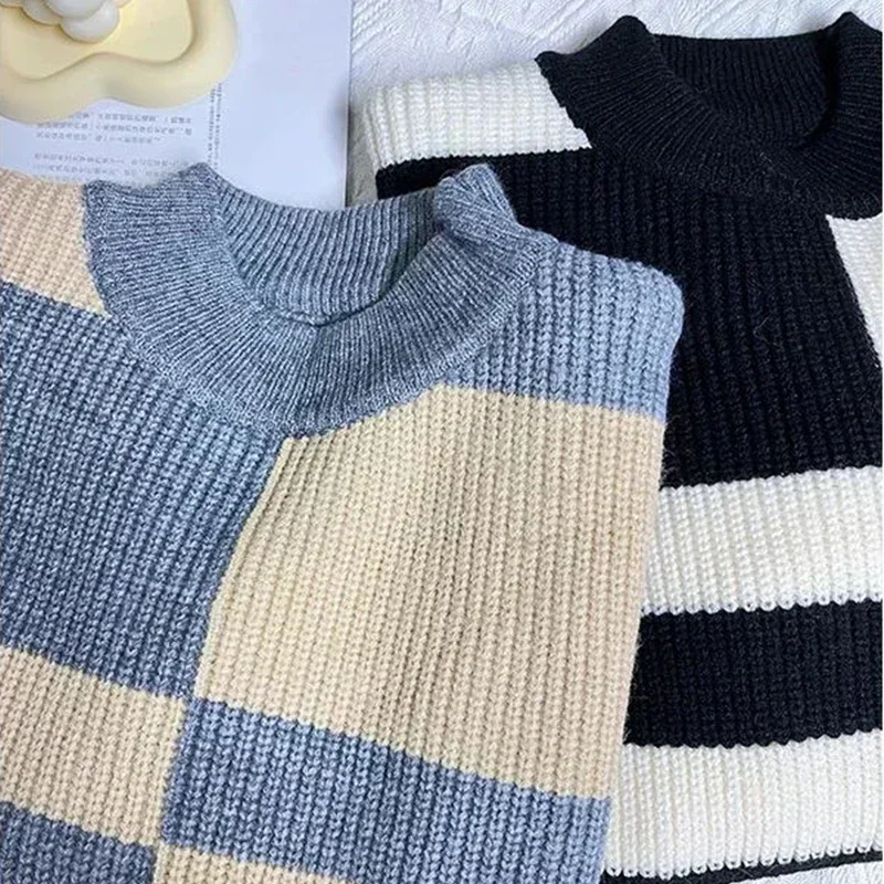 New Thickened Winter Round Neck New Sweater with Contrasting Color Base Knit Sweater, Loose High Neck Casual Warmth for Men