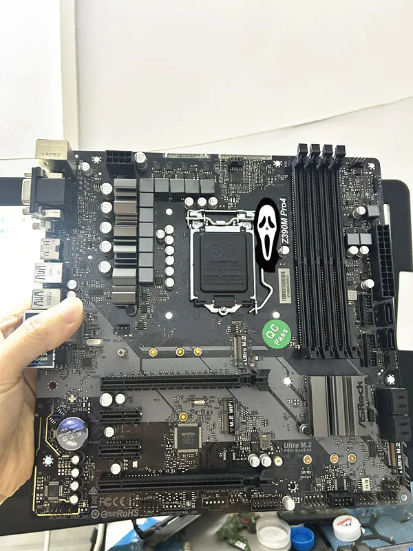 

Для материнской платы ASRock Z390M Pro4 Z390 8-го 9-го процессора
