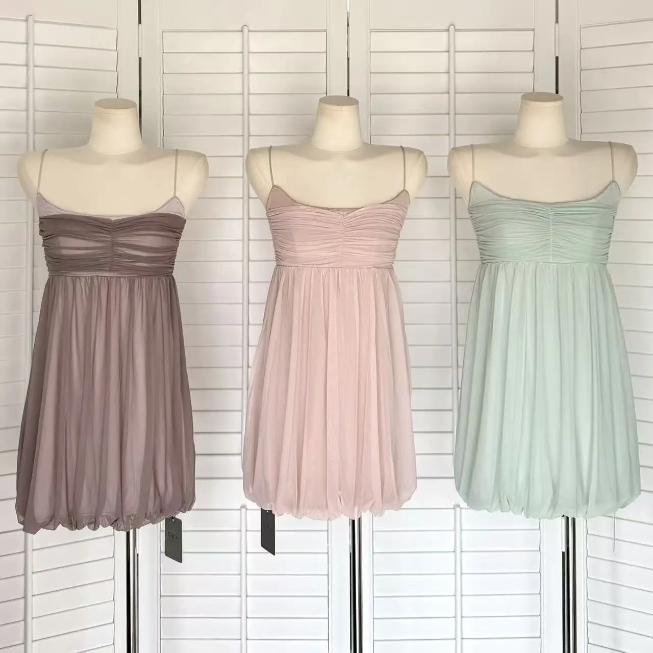 Damen Sommer Elegantes Trägerkleid mit Netzstoff, A-Linie, Kurzkleid, Einfarbig, Ärmellos, Hohe Taille, Urlaubs- und Partykleid