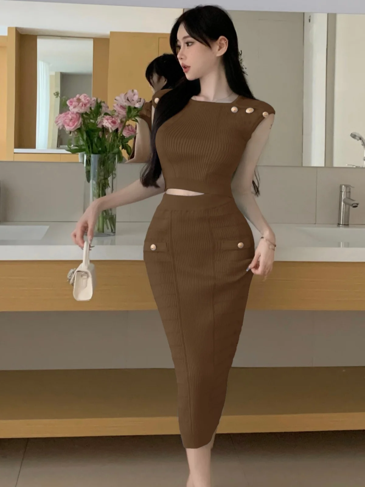 Conjunto de duas peças de colete curto de malha e e saia bodycon de meio crimento, conjunto moderno e ajustado para...