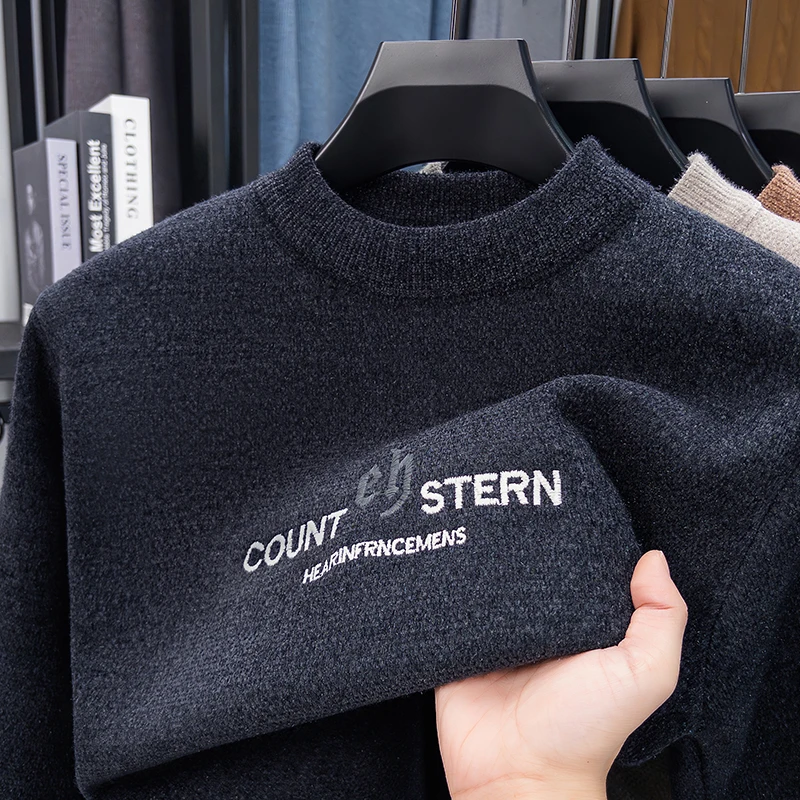 سترة رجالية من الصوف المنك لعام 2025 للخريف والشتاء بنمط جديد قميص شبه عالي الرقبة ، بلوزة دافئة سميكة في منتصف العمر والشباب