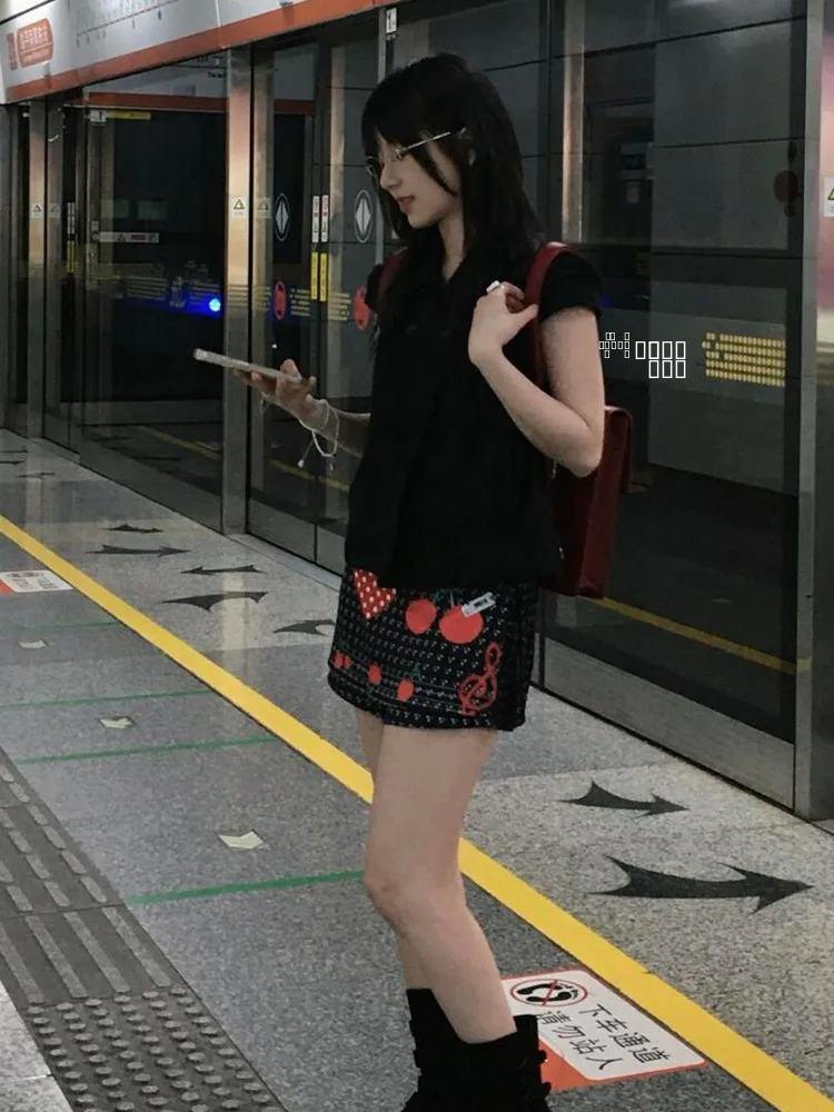 Luźny krój Street Sle, krótki rękaw, bluzka damska na lato, wyszczuplająca, z odkrytymi ramionami, zapinana na guziki, modna bluzka w stylu college.