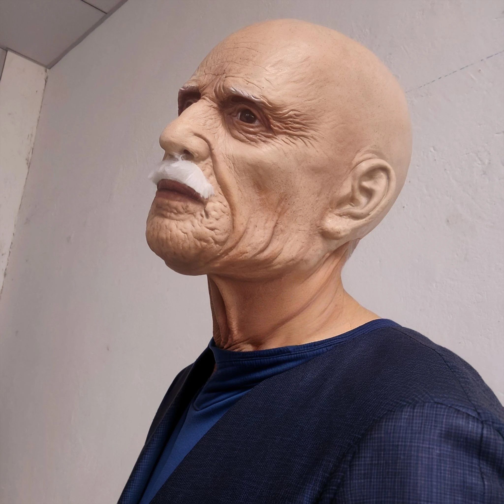 

Handsome Realistic Full Head Latex Mask with Beard for Men Halloween Costume Party Prop Old Man Cosplay Headgear