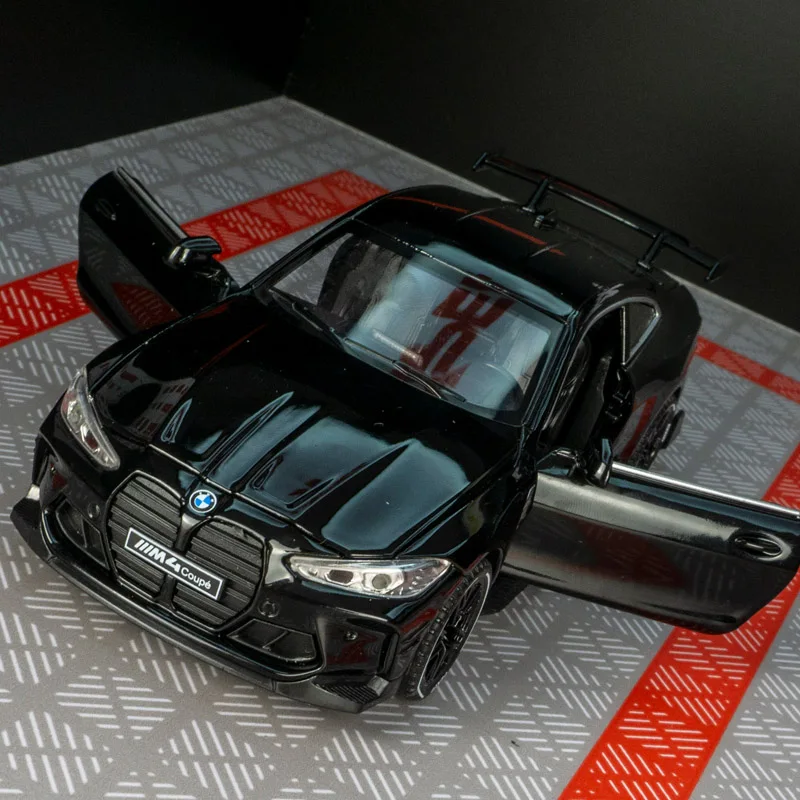 1:32 portas de modelo de carro em liga BMW M4 e capô do motor, porta-malas pode ser aberto, carro de brinquedo infantil com funções de som e iluminação
