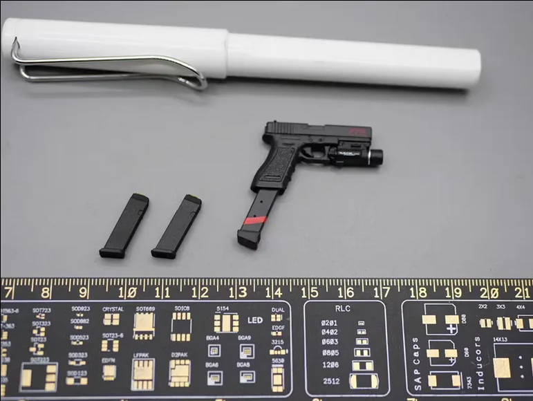 

GDTOYS 1/6 GD97009 Baroness GIJOE G18 Pistol Model for 12'' Figure