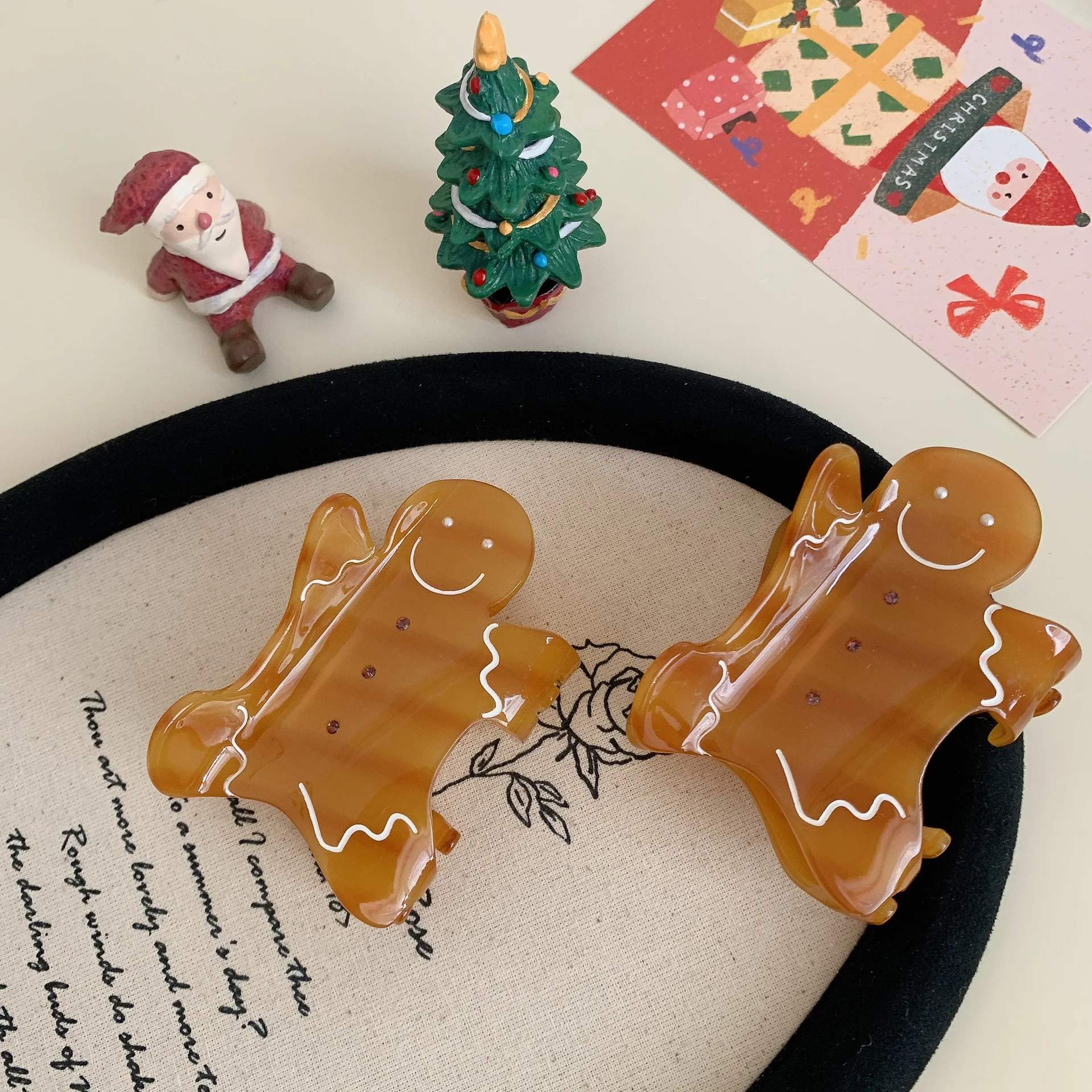 DuoShang Christmas Gingerbread Man Hair Claw Eco-friendly Acetate Claw Clips Christmas Crab Hair Clip for Women Hair Accessories