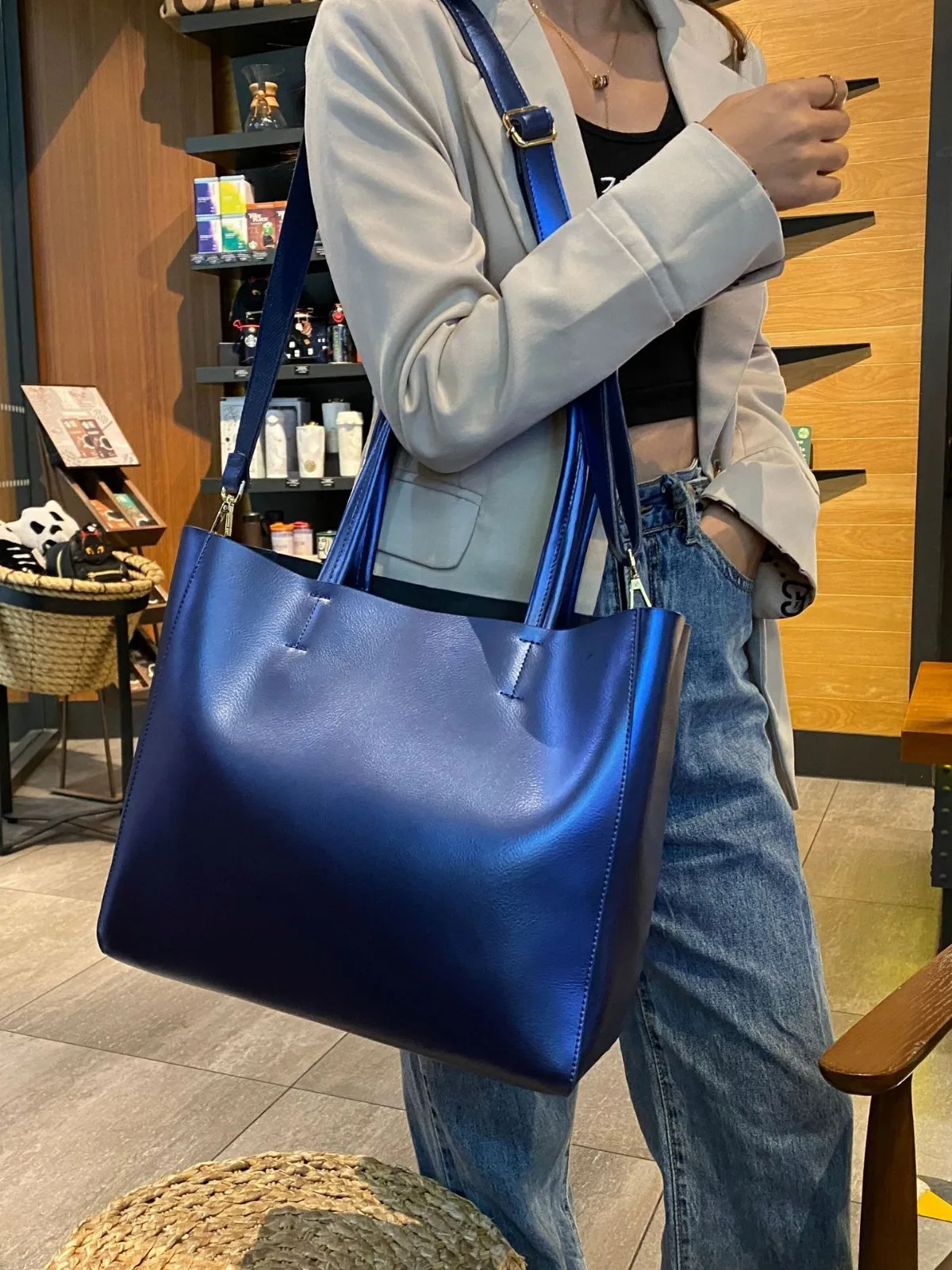 2026 New European & American Style Large-Capacity Cowhide Bag for Women, Pearlescent Cowhide Handbag, Shoulder & Crossbody Bag