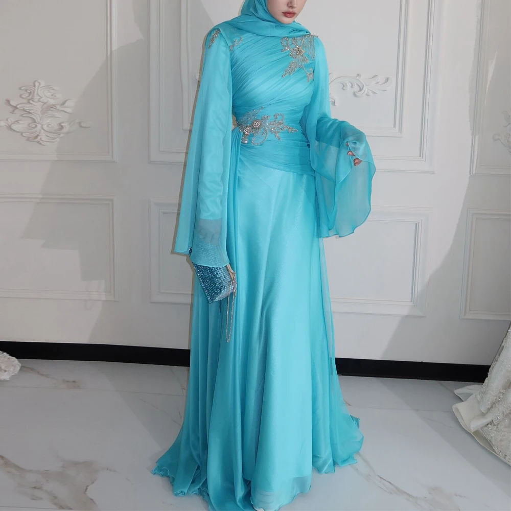 Maßgeschneidertes blaues Hijab-Abendkleid mit Flügelärmeln, Stehkragen, A-Linie, Abiye, formelles Kleid, plissierte A-Linien-Maxikleider