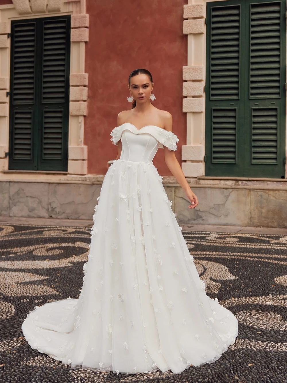 رشيقة خارج على الكتف فستان الزفاف حالمة 3D الأزهار ألف خط مخصص ملابس العروس أنيقة جميلة مشد ثوب الزفاف