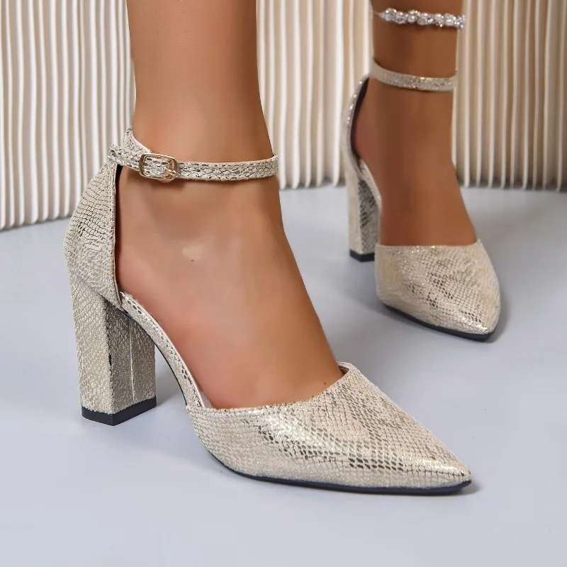 

Женские летние пикантные модные сандалии с острым носком, толстый каблук, закрывающий переднюю часть, туфли на высоком каблуке, женские сандалии с ремешком на щиколотке