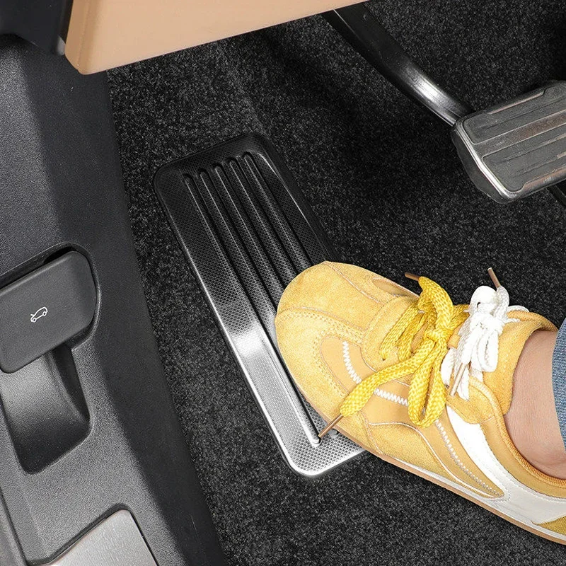New Executive Left Foot Rest Pedal Cover Pedal Anti-skid For Land Rover Range Sport Vogue L460 Sport 2023-2026 Interior Accessor