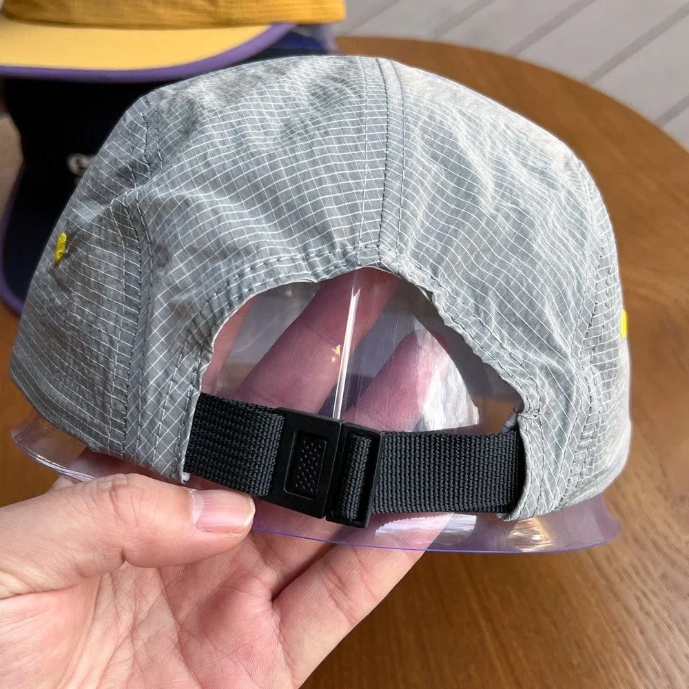 East Letter-Printed Quick-Drying Five-Panel Camping Hat, Lightweight Mesh Sun Hat for Men and Women, Versatile Short-Brimmed Workwear Baseball Cap for Outdoor Running, Hiking, and Fishing