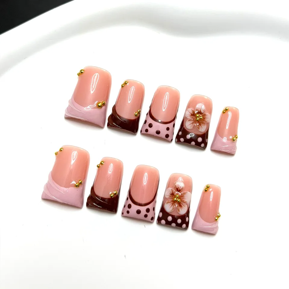 10 Piezas Uñas Postizas Hechas a Mano de Estilo Retro de Alta Gama, con Patrones Pintados a Mano, Lunares y Diminutas Cuentas Doradas Brillantes 3