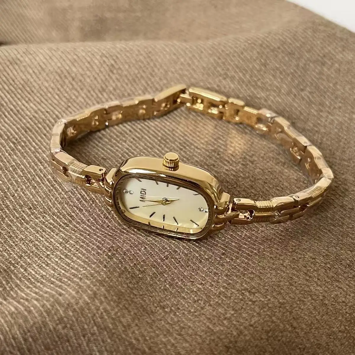 New deep sea blue, elegant and minimalist chain strap women's quartz watch, a creative and fashionable gift for women.