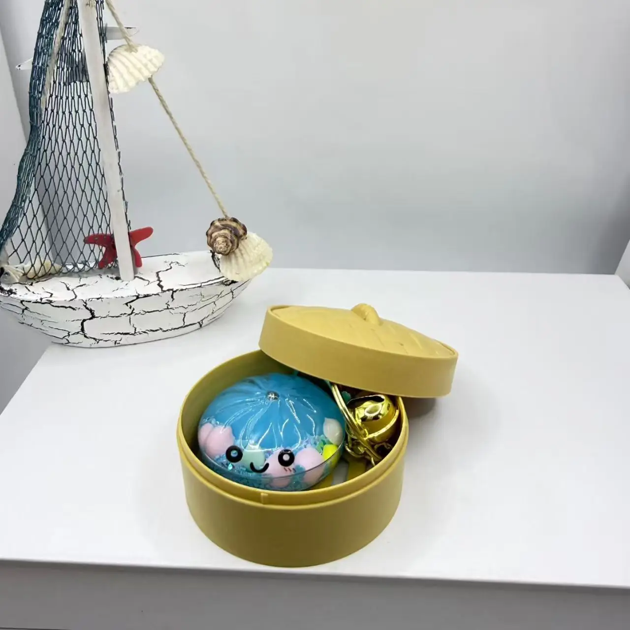 Bunter Ausdrucksstarker Plüschbrötchen-Schlüsselanhänger aus Acryl, niedlicher Cartoon-Dampfbrötchen-Anhänger mit Dampfgarer-Miniatur – Detail 5