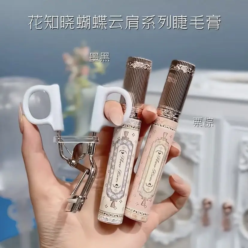 Flower Knows Butterfly Cloud Mascara d'épaule Caractéristiques une tête de brosse en silicone longue bouclée et épaisse marron foncé noir ne tache pas