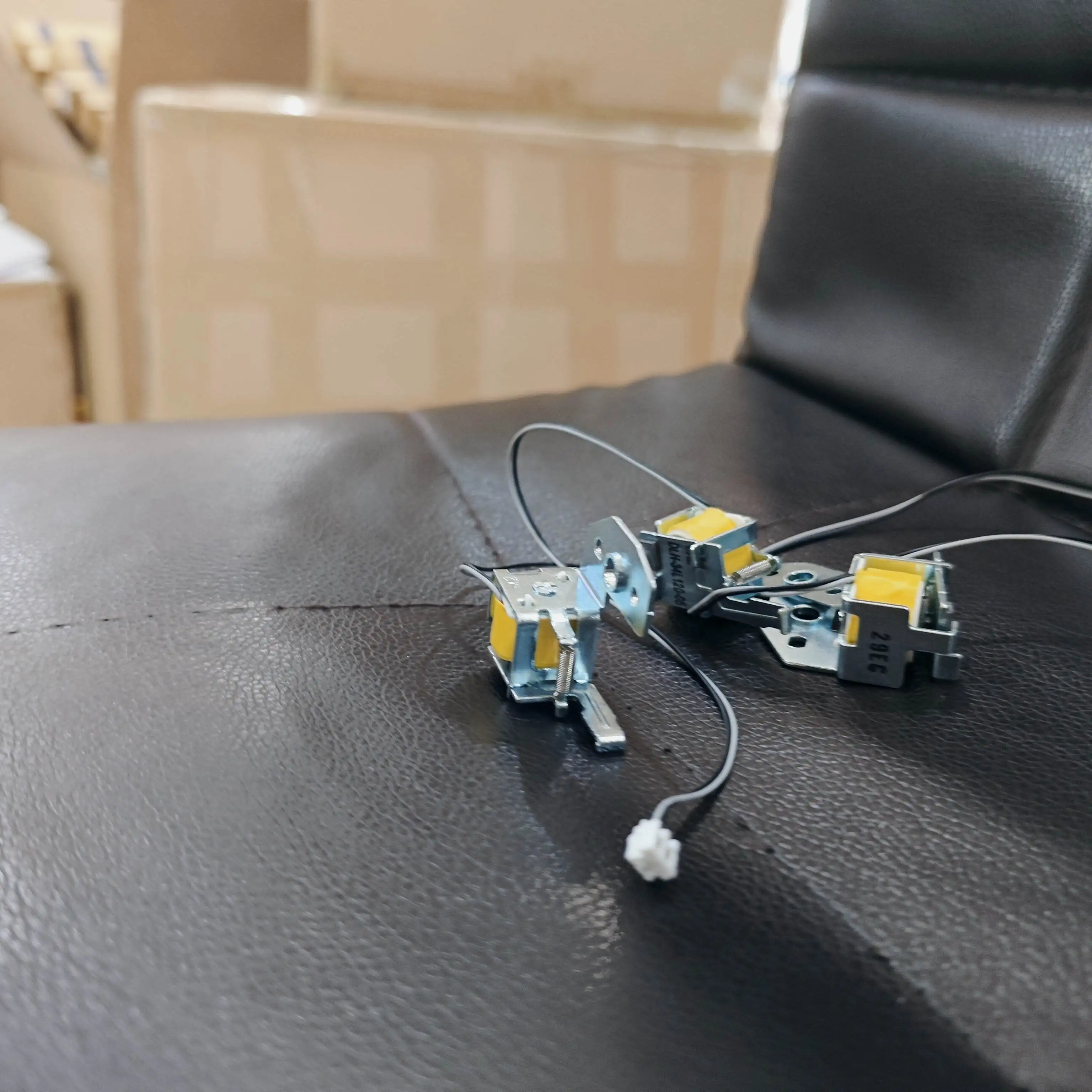 1X JC33-00025B Sole…