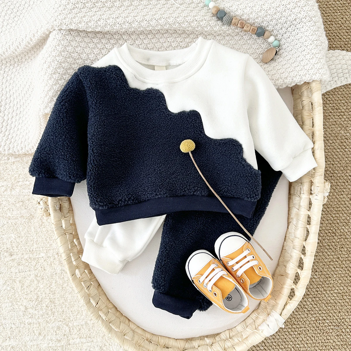 

Winter Baby Boys Clothes Casual Wear Lamb Wool Children Clothes Long Sleeves Sweatshirt Pant Color Block Kids Clothes Soft 2PCS