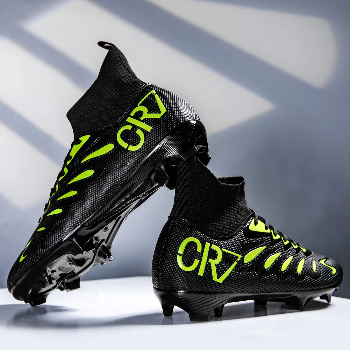 Scarpe da calcio alte popolari FG, TF, adatte per l'allenamento professionale sia per uomini che per donne, disponibili in quattro opzioni di colore