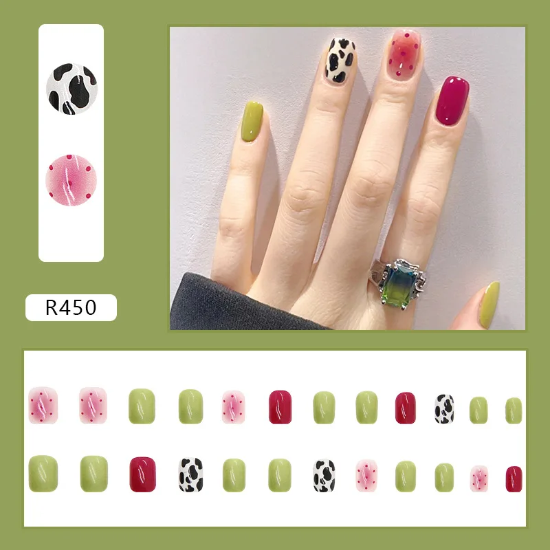 24pcs Cow Print Summer Short Press on Nails for Girls unghie finte dolci autoadesive con strumenti unghie artificiali acylic Wear