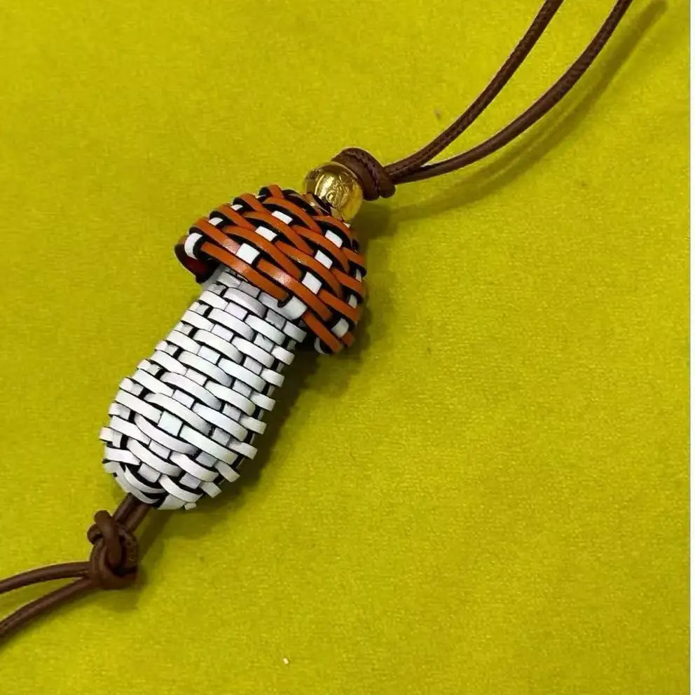 Подвеска для сумки-гриба ручной работы с бисером 2025, натуральная кожа совместного бренда, креативный модный аксессуар для сумки