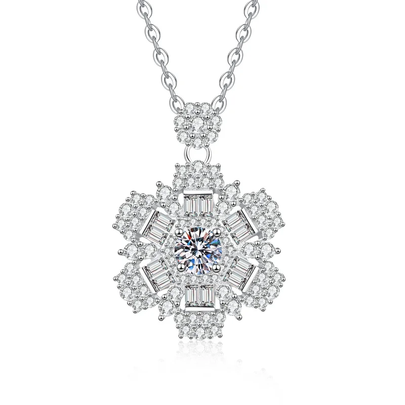 

0.5CT Moissanite S925 Sterling Silver Women's Necklace, Flower-Inspired Sparkling Pendant, Fashionable Jewelry Gift